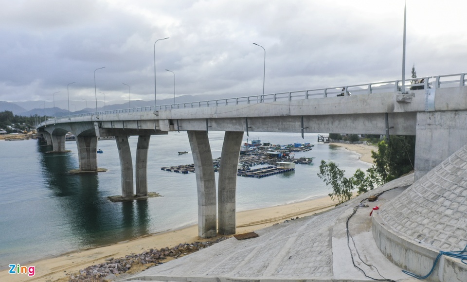 Cầu vượt biển Đề Gi gần 250 tỷ ở Bình Định - 3