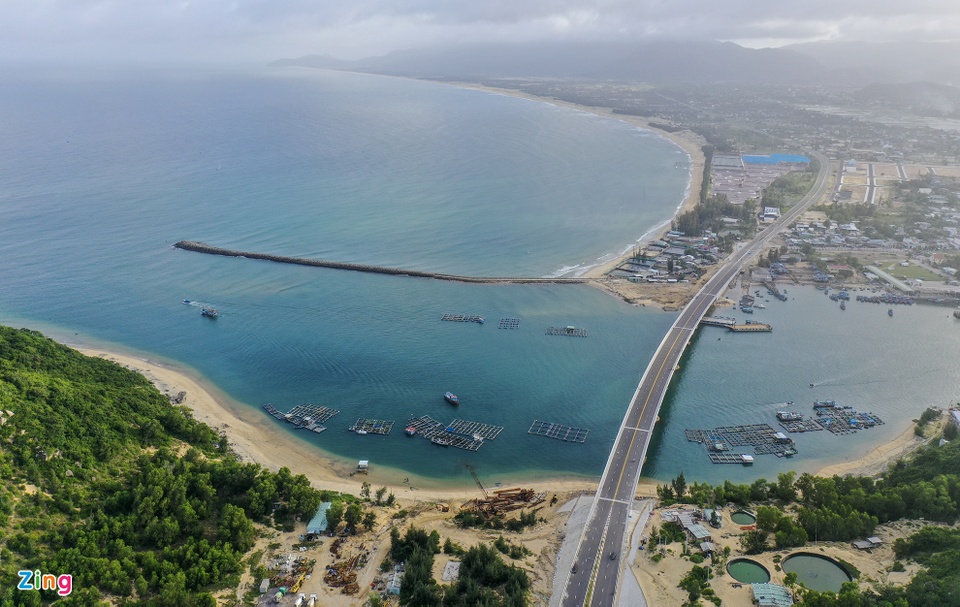 Cầu vượt biển Đề Gi gần 250 tỷ ở Bình Định - 12
