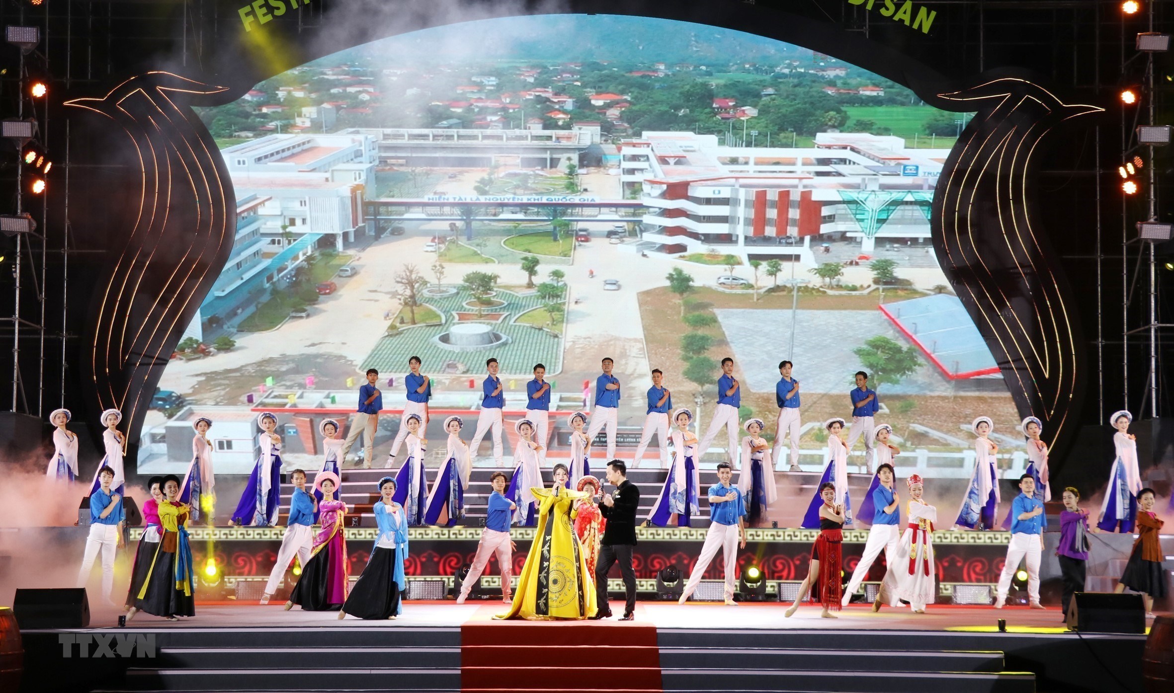 Khai mạc Festival Tràng An kết nối di sản-Ninh Bình năm 2022 - 1