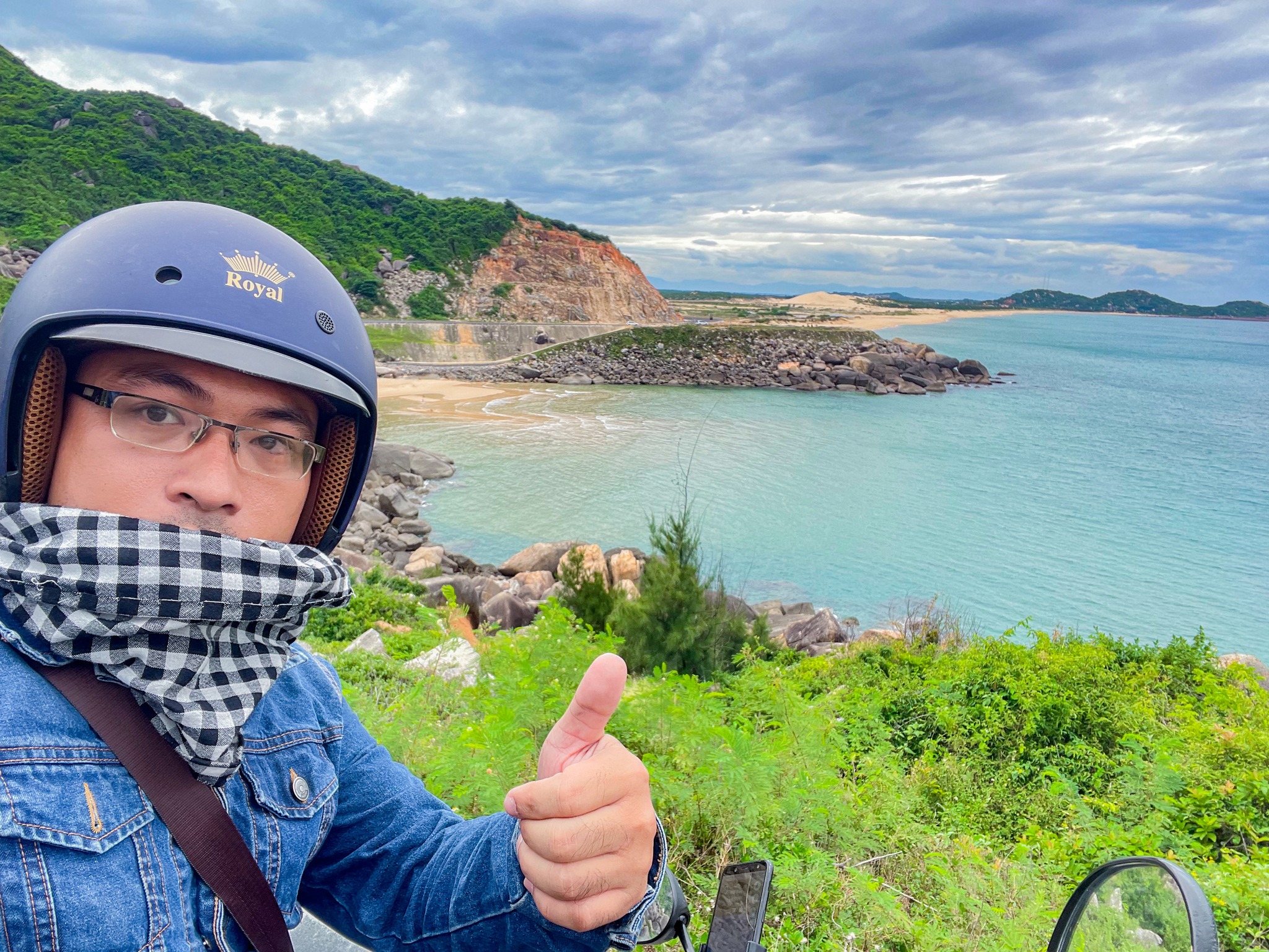 Chàng trai Nghệ An đi xe máy xuyên 3 nước Đông Dương - 10