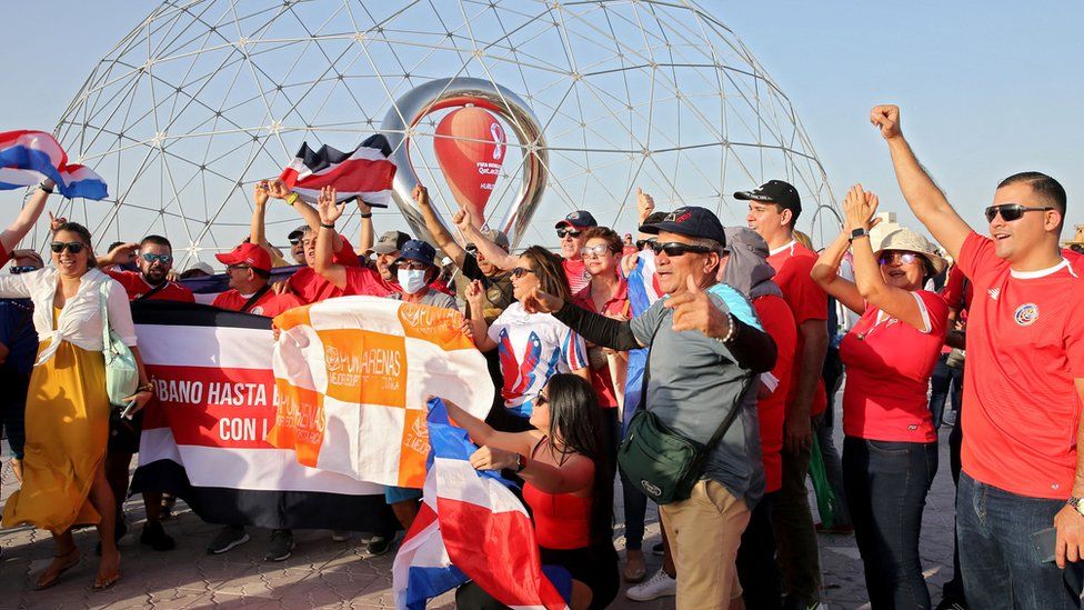 Qatar "quay xe", hủy trợ cấp cho du khách được xem World Cup miễn phí - 2