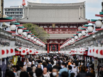 Chuyển động - Khách nước ngoài đổ xô đến Nhật Bản sau mở cửa