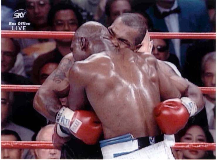 5 trận Boxing điên rồ nhất lịch sử: 1 giây đã thua, Tyson cắn tai đối thủ - 3