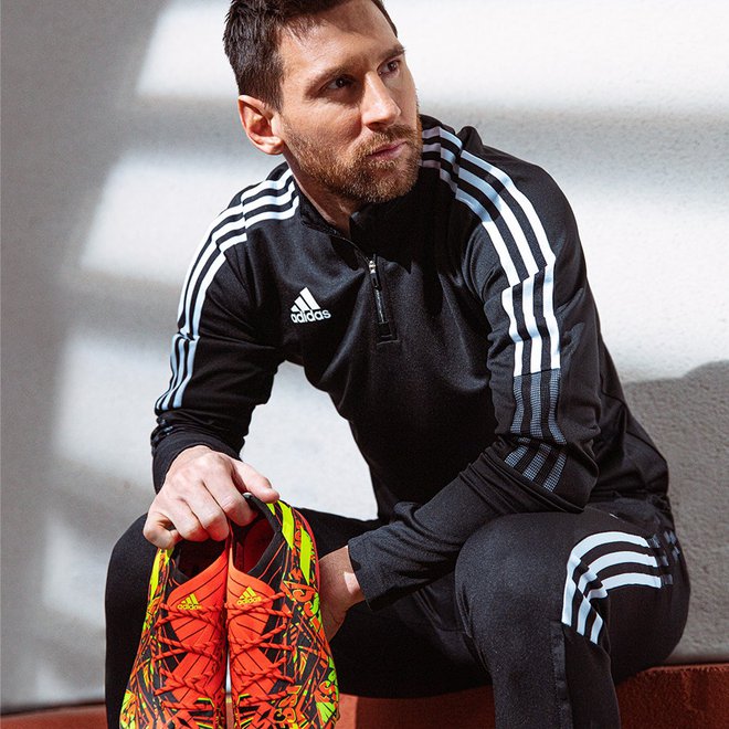 Messi - Ronaldo lần đầu xuất hiện chung trong bộ ảnh thời trang - 2