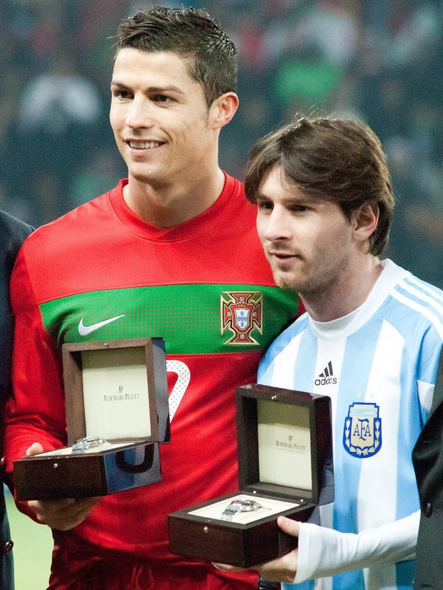 Messi - Ronaldo lần đầu xuất hiện chung trong bộ ảnh thời trang - 4
