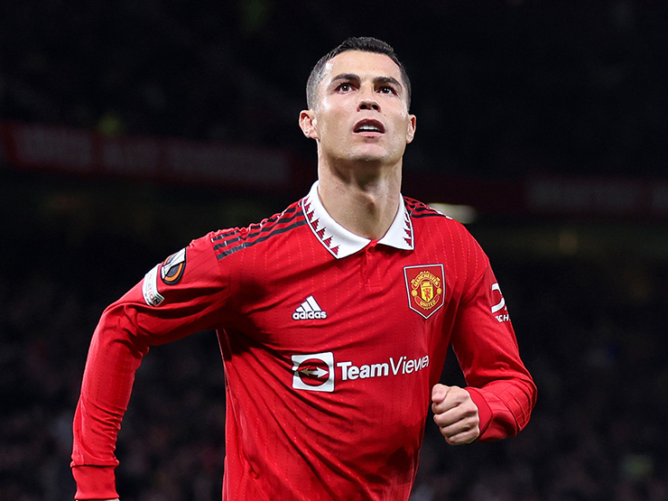 MU đốt “tiền tấn” cho Ronaldo, chi 35 tỷ đồng chỉ đổi lại 1 bàn thắng - 1