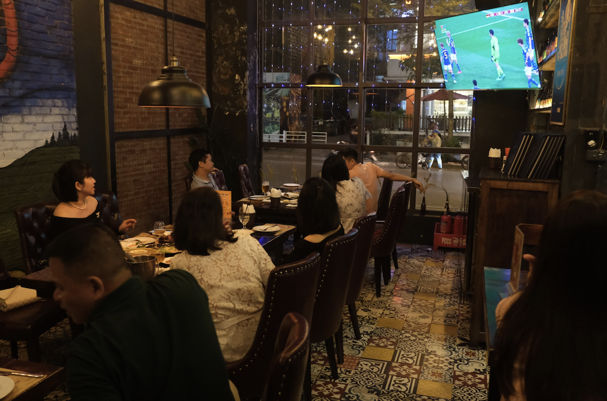 Quán nhậu ngày đầu World Cup chưa đông như khi ĐT Việt Nam đá - 3