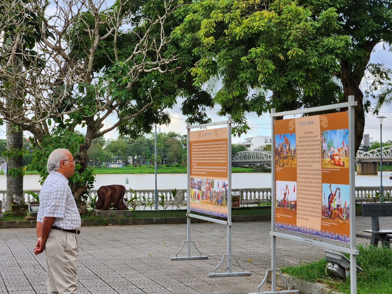 Xem một số lễ hội dân gian ở Thừa Thiên Huế - 1