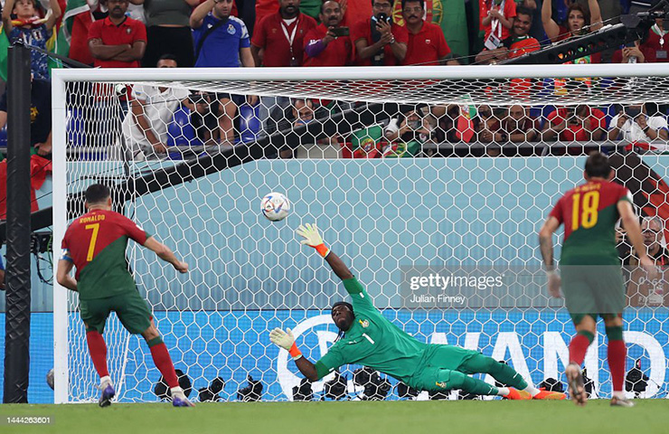 Ronaldo ghi bàn vượt Messi ở World Cup, fan MU phản ứng ra sao? - 1