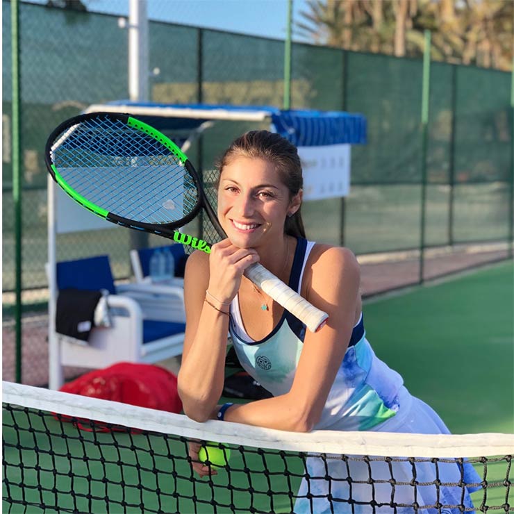 Người đẹp tennis U40 nghỉ thi đấu 3 năm, dáng &#34;hot” khiến fan cầu xin trở lại - 1