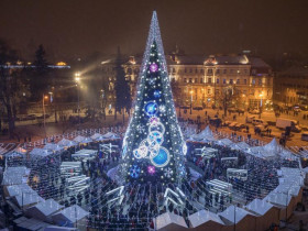  - Chiêm ngưỡng 5 cây thông Noel khổng lồ nổi tiếng thế giới