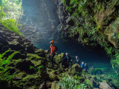 Chuyện hay - Phát hiện nhiều nhánh mới tại hang động núi lửa dài nhất Đông Nam Á