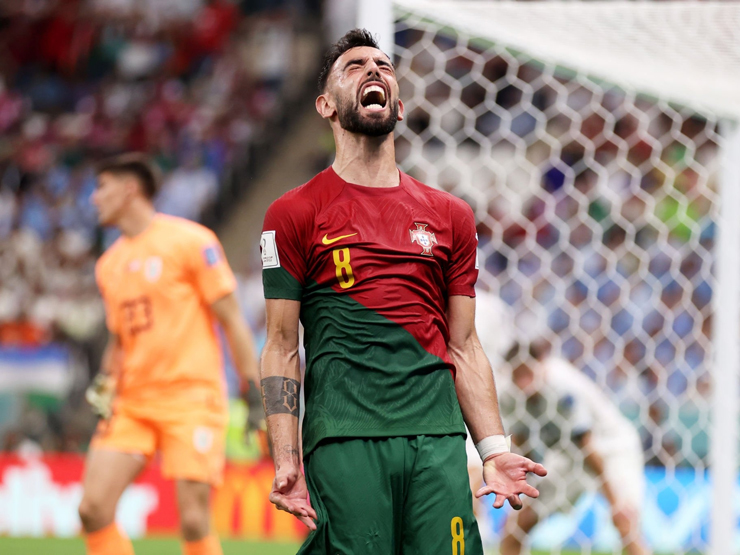 Fernandes chơi thăng hoa ở World Cup: Đẳng cấp ngôi sao, fan MU phấn khởi - 1