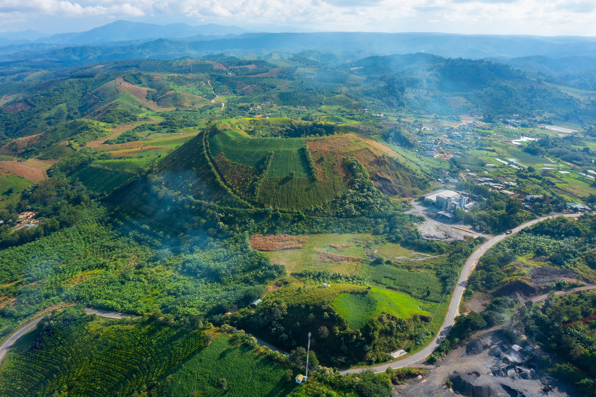 Vẻ đẹp hoang sơ của hang động núi lửa dài nhất Đông Nam Á ở Đắk Nông - 7
