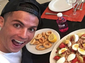  - Đâu là món ăn yêu thích của Ronaldo?
