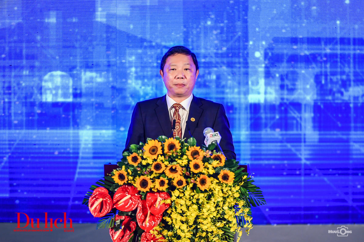 Chủ tịch Phan Văn Mãi cùng đại biểu tham quan, thưởng thức nghệ thuật tại Lễ hội 'TP.HCM- Ngôi nhà của chúng ta' - 1