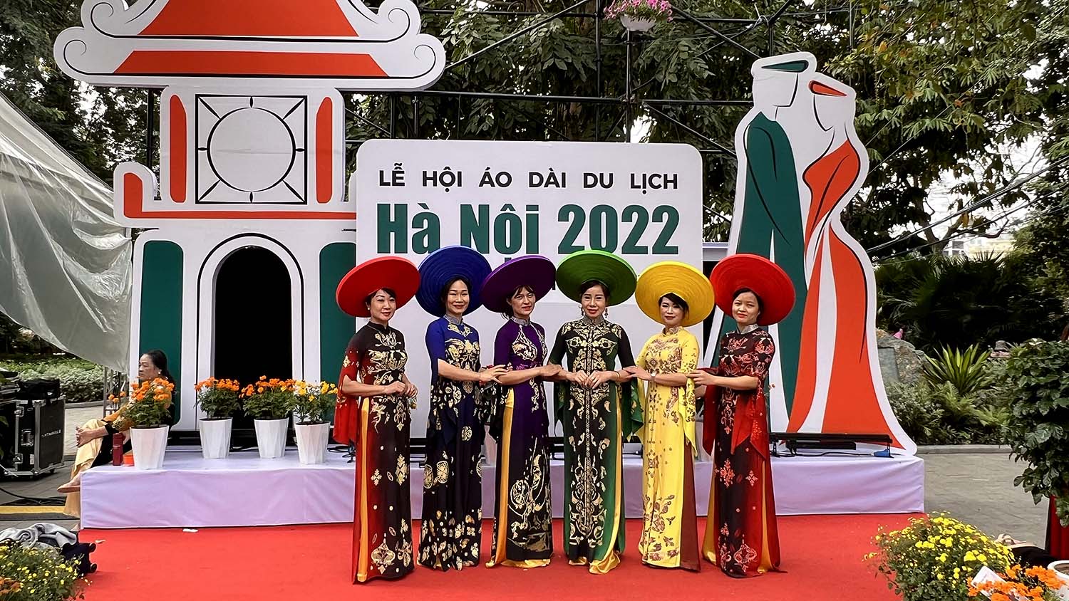 Lễ hội Áo dài Du lịch Hà Nội 2022: Tôn vinh vẻ đẹp Việt - 3