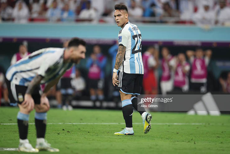 Ám ảnh “chân gỗ” ùa về, giấc mơ World Cup của Messi nguy cơ bị phá nát - 2