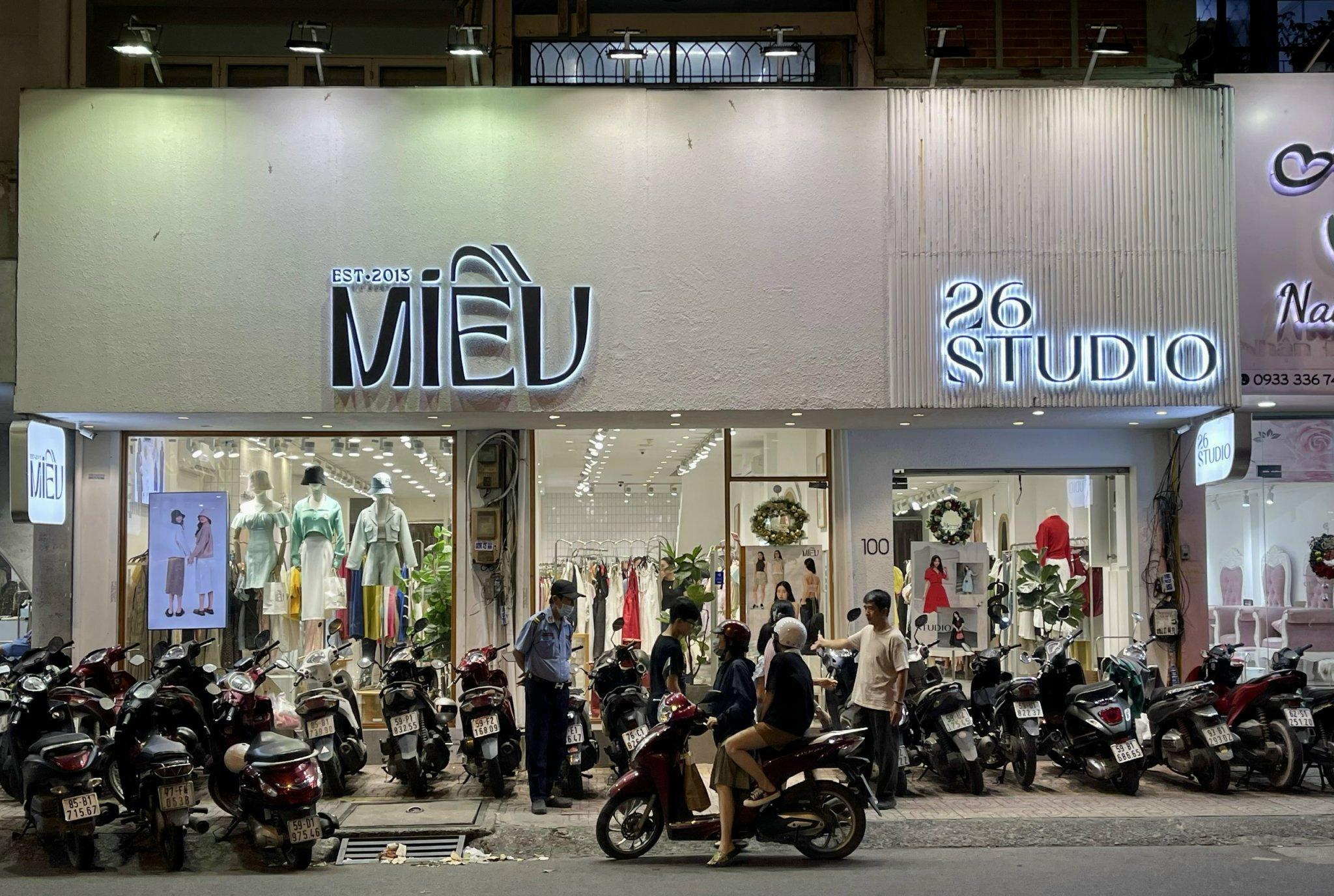 Mùa thời trang giảm giá ảm đạm ở Sài Gòn - 8