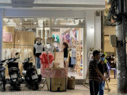Mùa thời trang giảm giá ảm đạm ở Sài Gòn