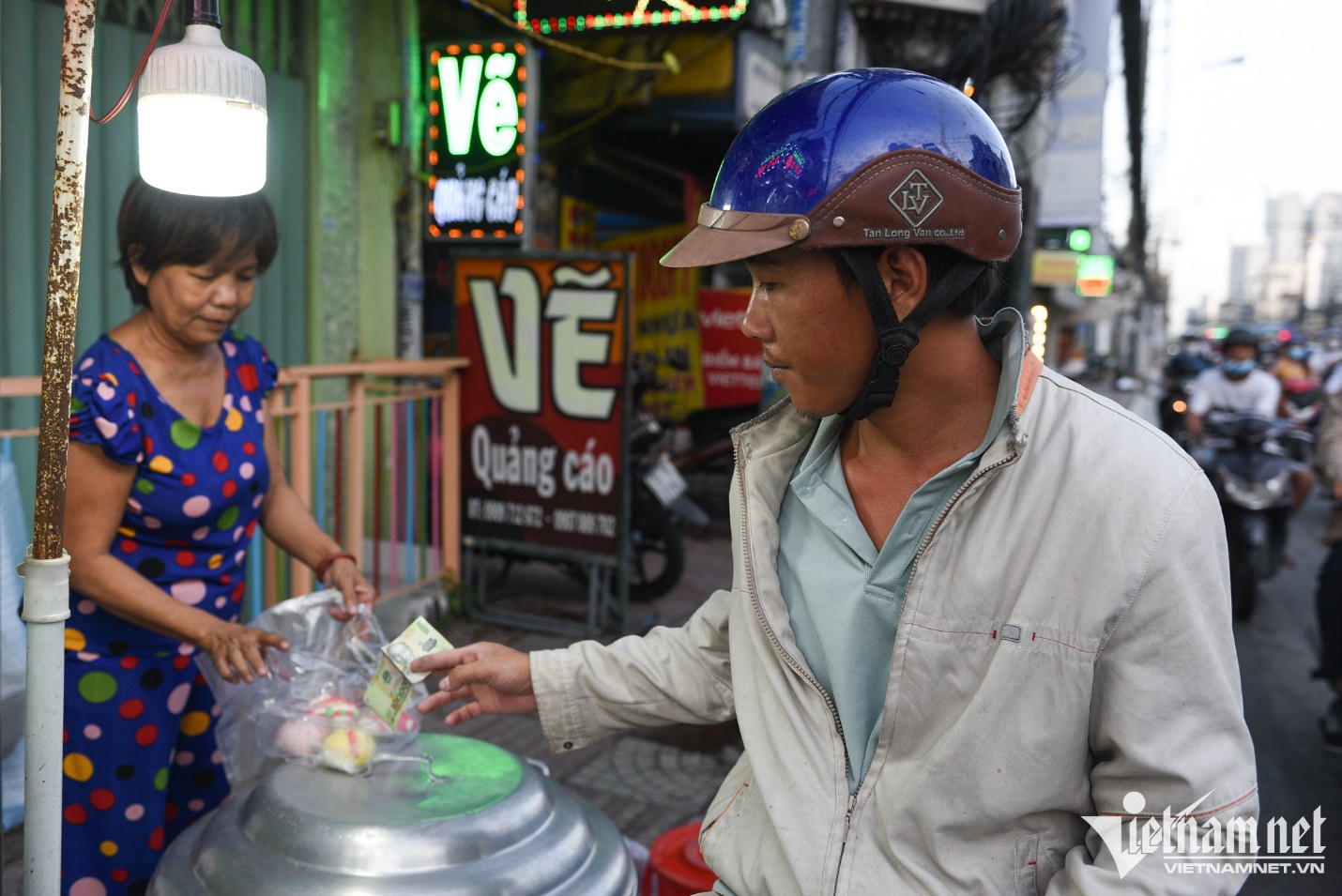 Bánh bao hình ông già Tuyết lạ mắt ở TP.HCM - 7