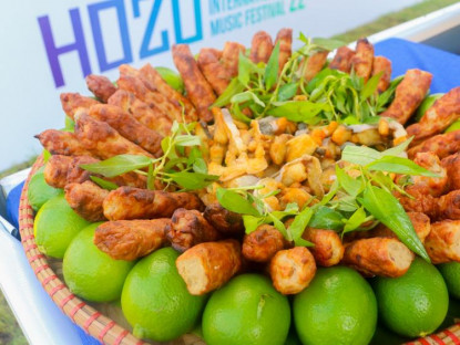 Ăn gì - Khu ẩm thực đặc sắc chờ du khách tại HOZO 2022