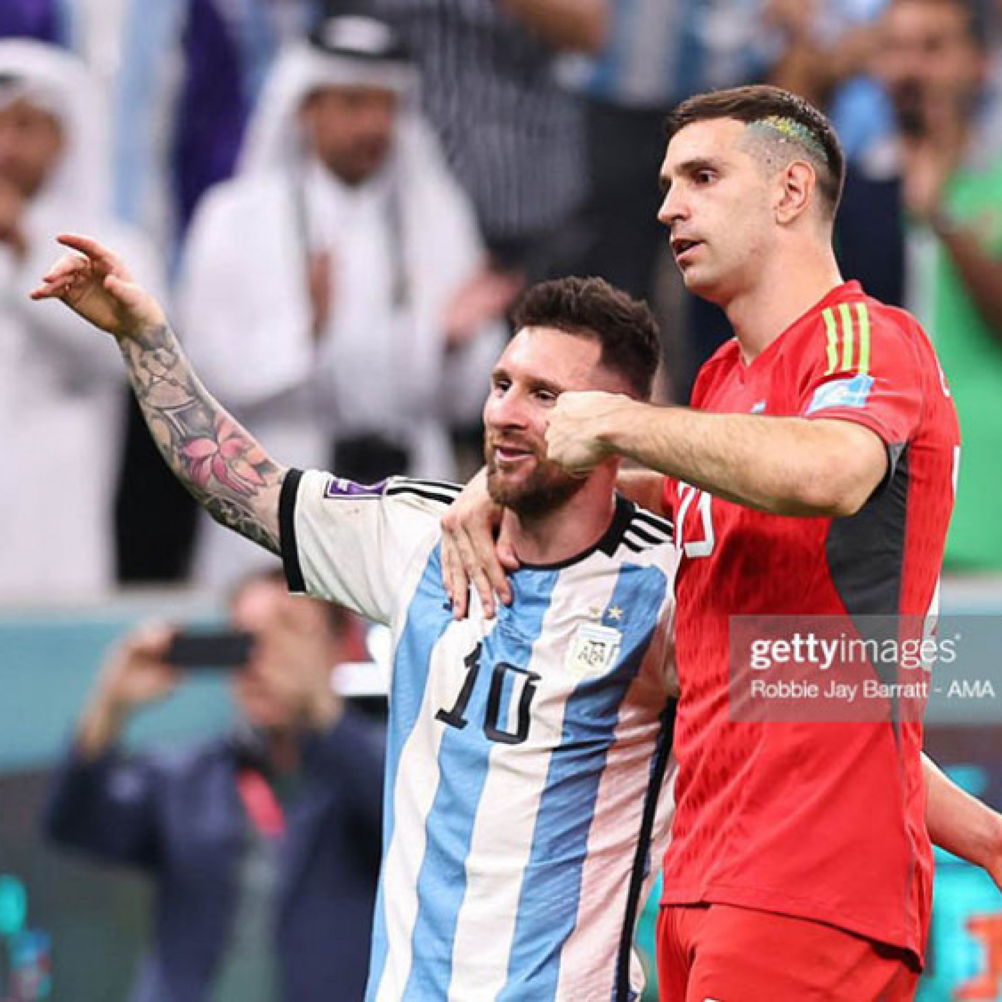 Thể thao - Messi bị tố đáng nhận thẻ đỏ, báo chí phát cuồng vì "người nhện" Argentina
