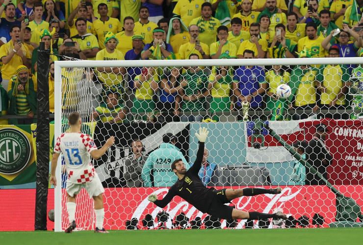 Brazil đấu luân lưu với Croatia: Neymar rơi lệ, lâm cảnh giống Ronaldo 2012 - 1