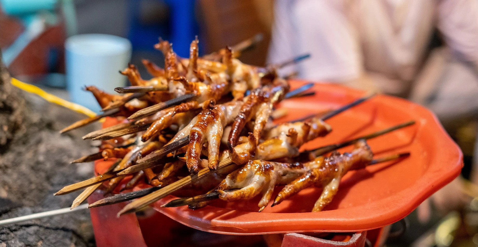 Những món ăn 'dị thường' khách Tây thấy đáng thử nhất ở Việt Nam - 3