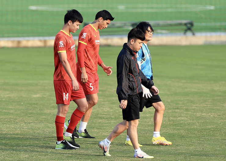 Thầy Park lo lắng với 2 SAO ĐT Việt Nam trước ngày tổng duyệt AFF Cup - 1