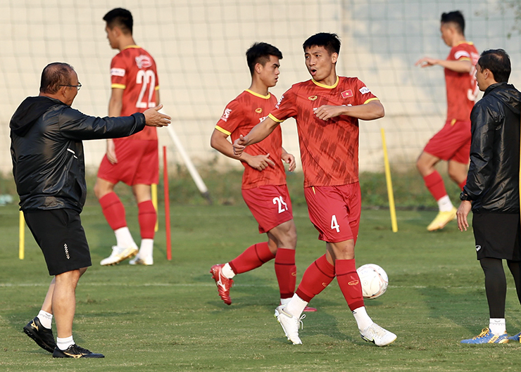 Thầy Park lo lắng với 2 SAO ĐT Việt Nam trước ngày tổng duyệt AFF Cup - 8