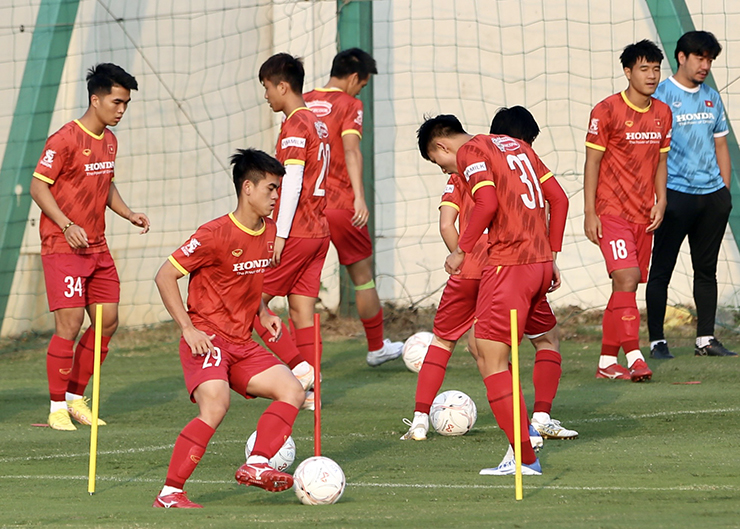 Thầy Park lo lắng với 2 SAO ĐT Việt Nam trước ngày tổng duyệt AFF Cup - 6