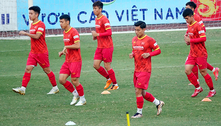 HLV Park Hang Seo chơi đẹp với &#34;quân xanh&#34; của ĐT Việt Nam trước AFF Cup - 2