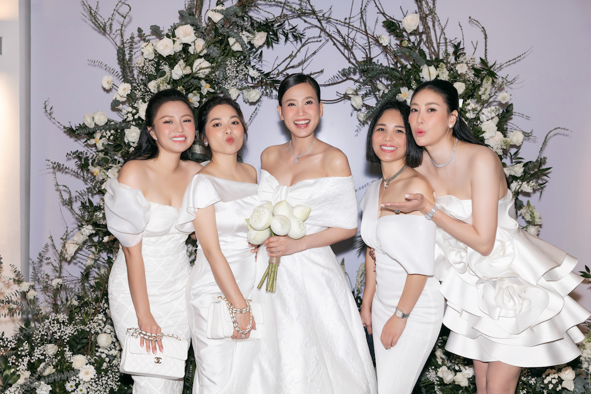 Dàn sao vui mừng dự tiệc cưới của Hoa hậu Dương Mỹ Linh - 14