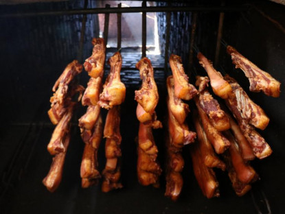 Lễ hội - Hương vị ấm cúng của thịt xông khói ngày Tết vùng cao