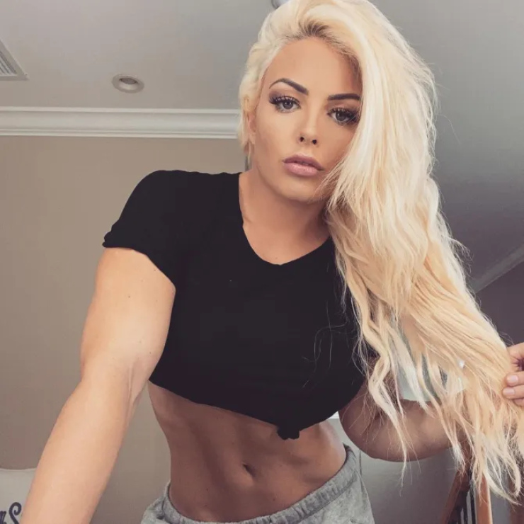 Kiều nữ đẹp nhất WWE bị sa thải vì đăng "ảnh nóng" lên mạng xã hội - 3