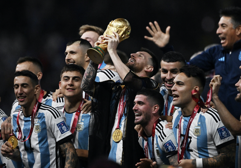 Biển người Argentina vỡ òa giữa niềm vui chiến thắng - 3