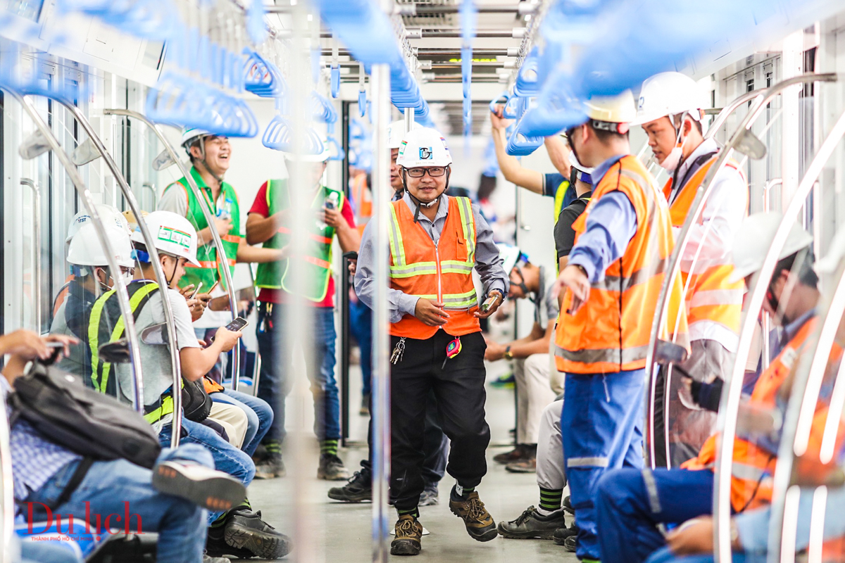 Bí thư Thành ủy Nguyễn Văn Nên đi metro Bến Thành - Suối Tiên - 6