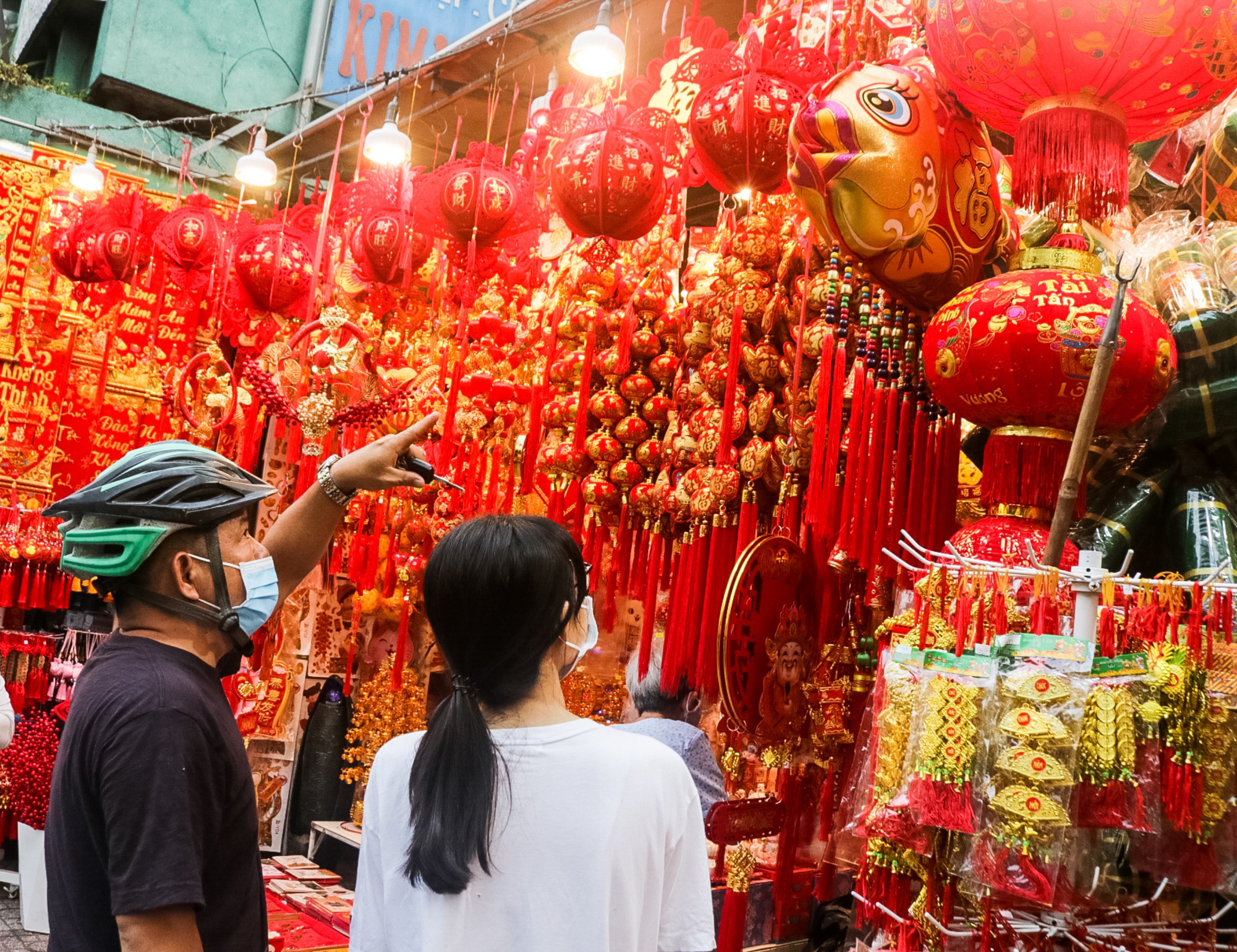 Ngập tràn không khí Tết ở khu mua sắm đồ trang trí lớn nhất TP.HCM - 5