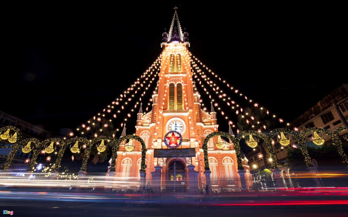 Các nhà thờ ở TP.HCM rực rỡ sắc màu đón lễ Giáng sinh - 11