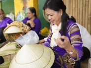 Độc đáo Nghề nón lá Vân Thê ở Huế