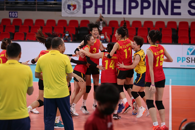 Hot girl bóng chuyền Thu Hoài khoe quà xinh, Trà Giang ra mắt giải Thái Lan khi nào? - 5