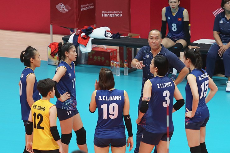 HLV tuyển bóng chuyền nữ Việt Nam khen Kiều Trinh, mơ vào top 4 ASIAD - 1