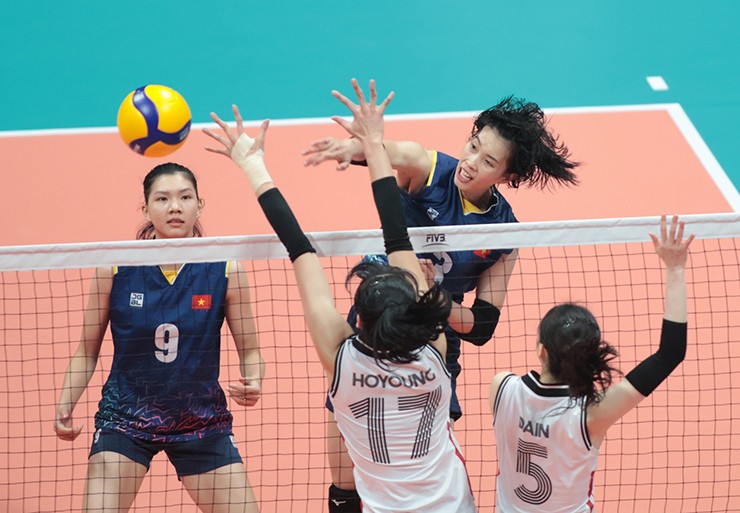 HLV tuyển bóng chuyền nữ Việt Nam khen Kiều Trinh, mơ vào top 4 ASIAD - 10