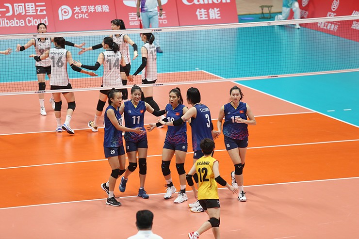 HLV tuyển bóng chuyền nữ Việt Nam khen Kiều Trinh, mơ vào top 4 ASIAD - 4