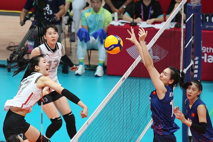 HLV tuyển bóng chuyền nữ Việt Nam khen Kiều Trinh, mơ vào top 4 ASIAD - 6