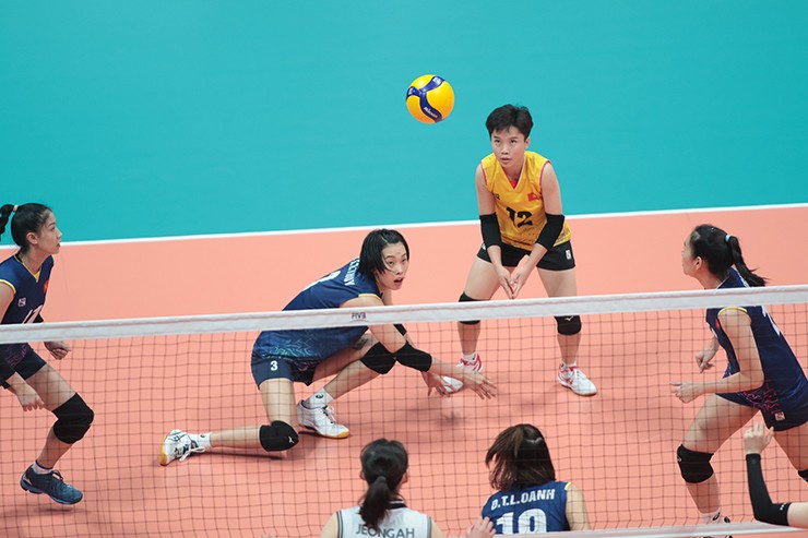 HLV tuyển bóng chuyền nữ Việt Nam khen Kiều Trinh, mơ vào top 4 ASIAD - 7