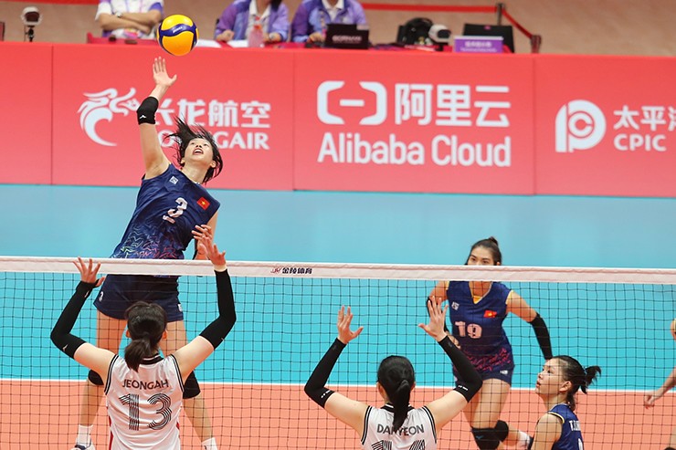 HLV tuyển bóng chuyền nữ Việt Nam khen Kiều Trinh, mơ vào top 4 ASIAD - 3