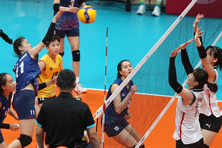 HLV tuyển bóng chuyền nữ Việt Nam khen Kiều Trinh, mơ vào top 4 ASIAD - 9