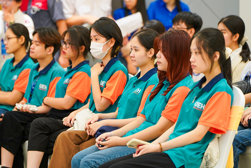 Thanh niên là người dẫn dắt đất nước vào thế giới số hóa - 2